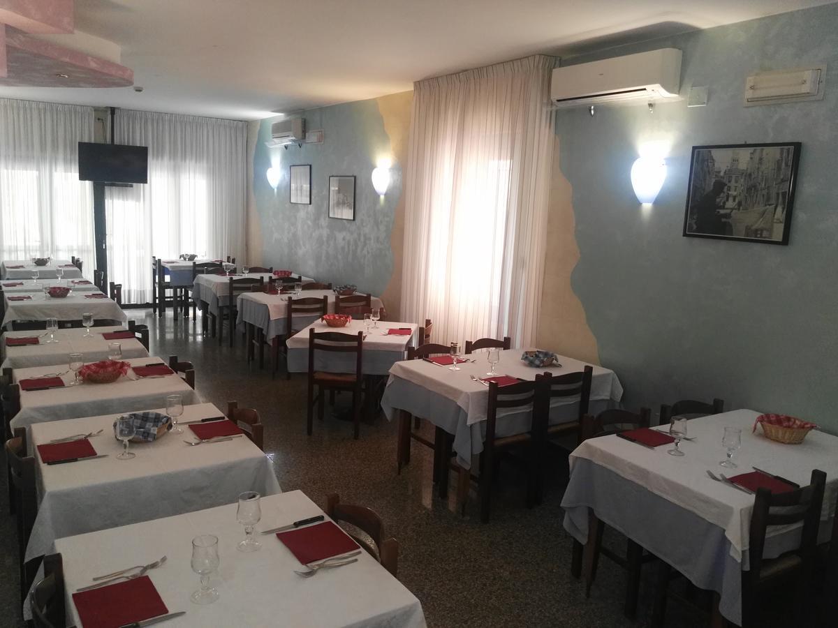 Hotel Bragozzo Sottomarina Exteriör bild